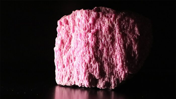 粉红色氧化铝由表面准备＂decoding=